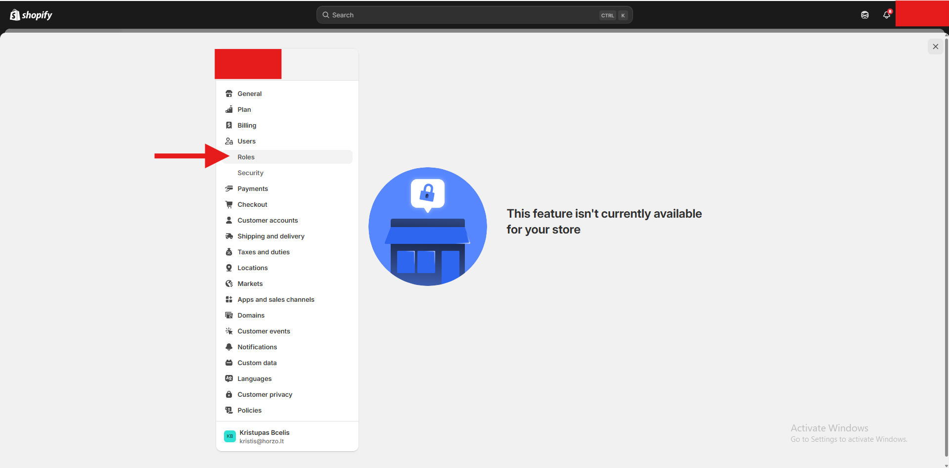 pasirinkite roles savo kolegoms ir bendradarbiams